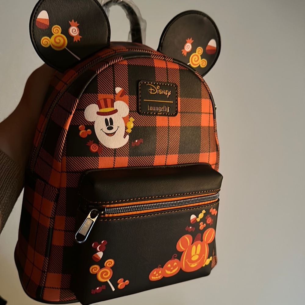 NEW DISNEY LOUNGEFLY BACKPACK